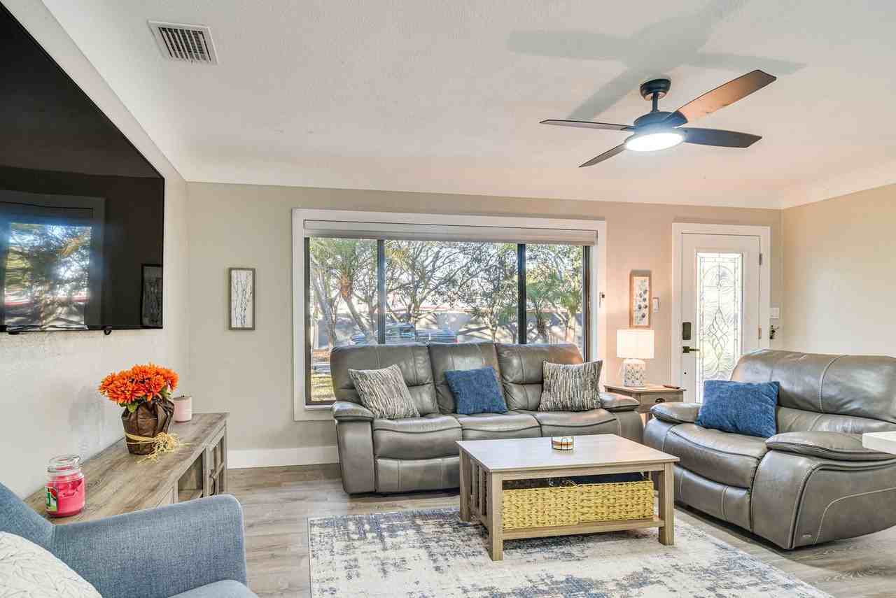 2901 70th St N #1546478P - Photo 3 of 24