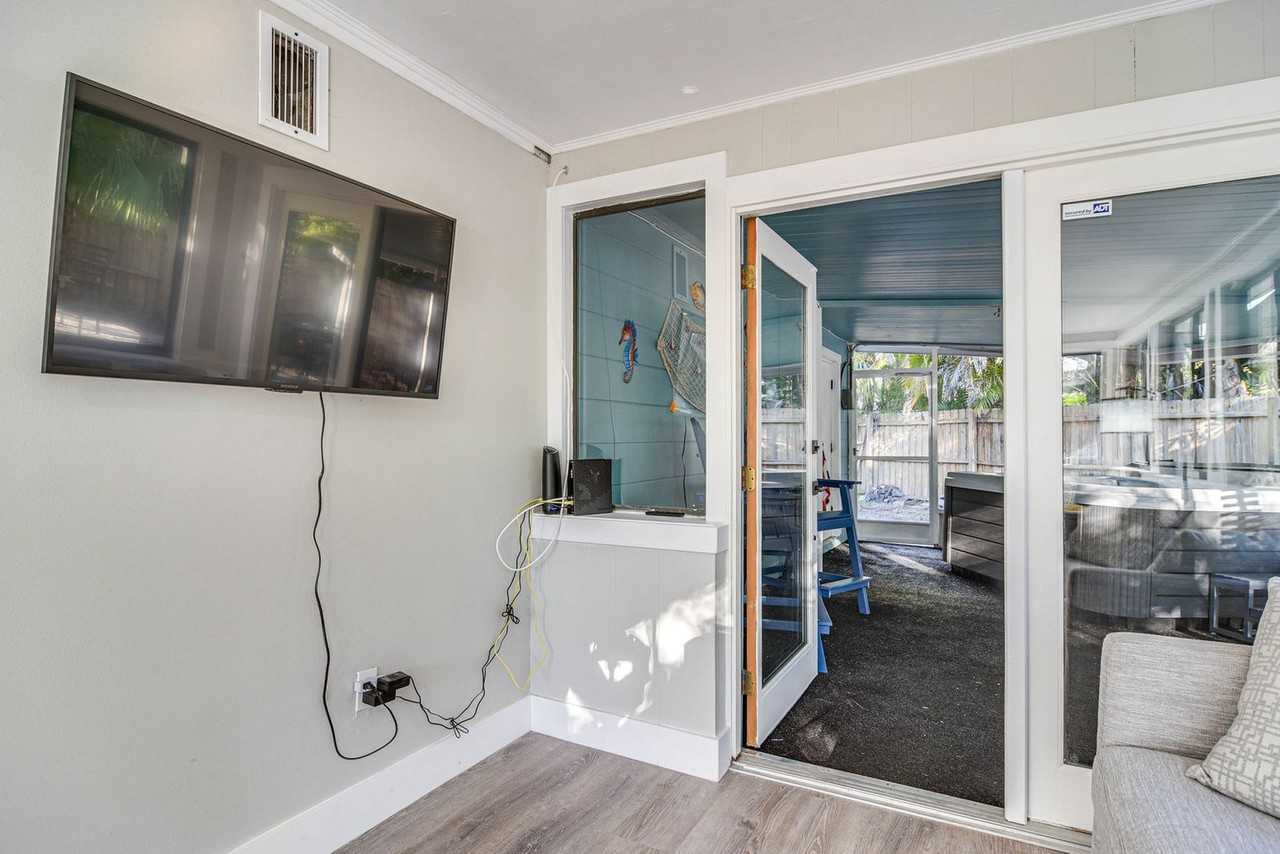 2901 70th St N #1546478P - Photo 6 of 24