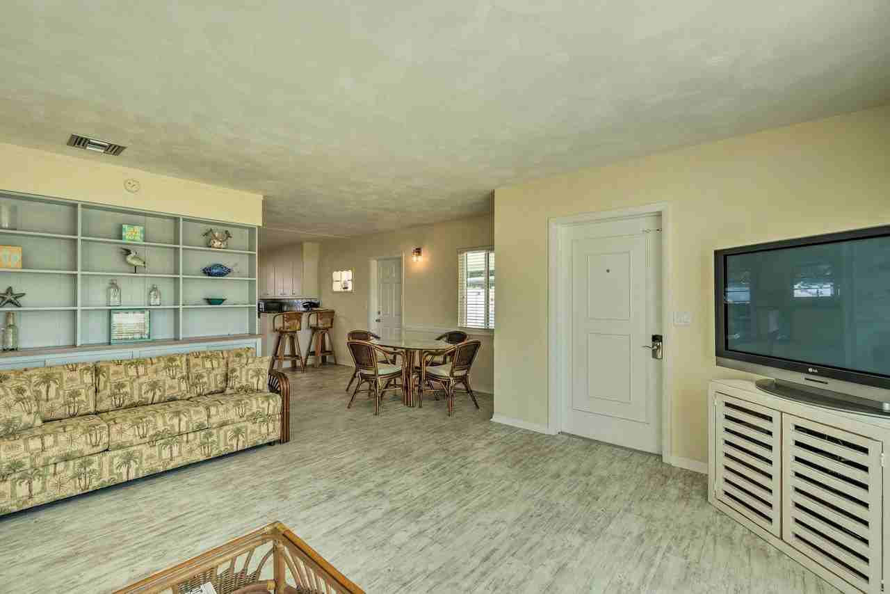 1017 Pineland Ave #1545700P - Photo 2 of 22
