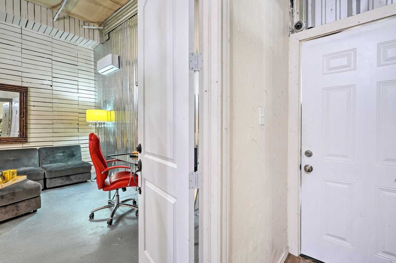 3704 San Bernardo Ave #1546473P - Photo 2 of 8