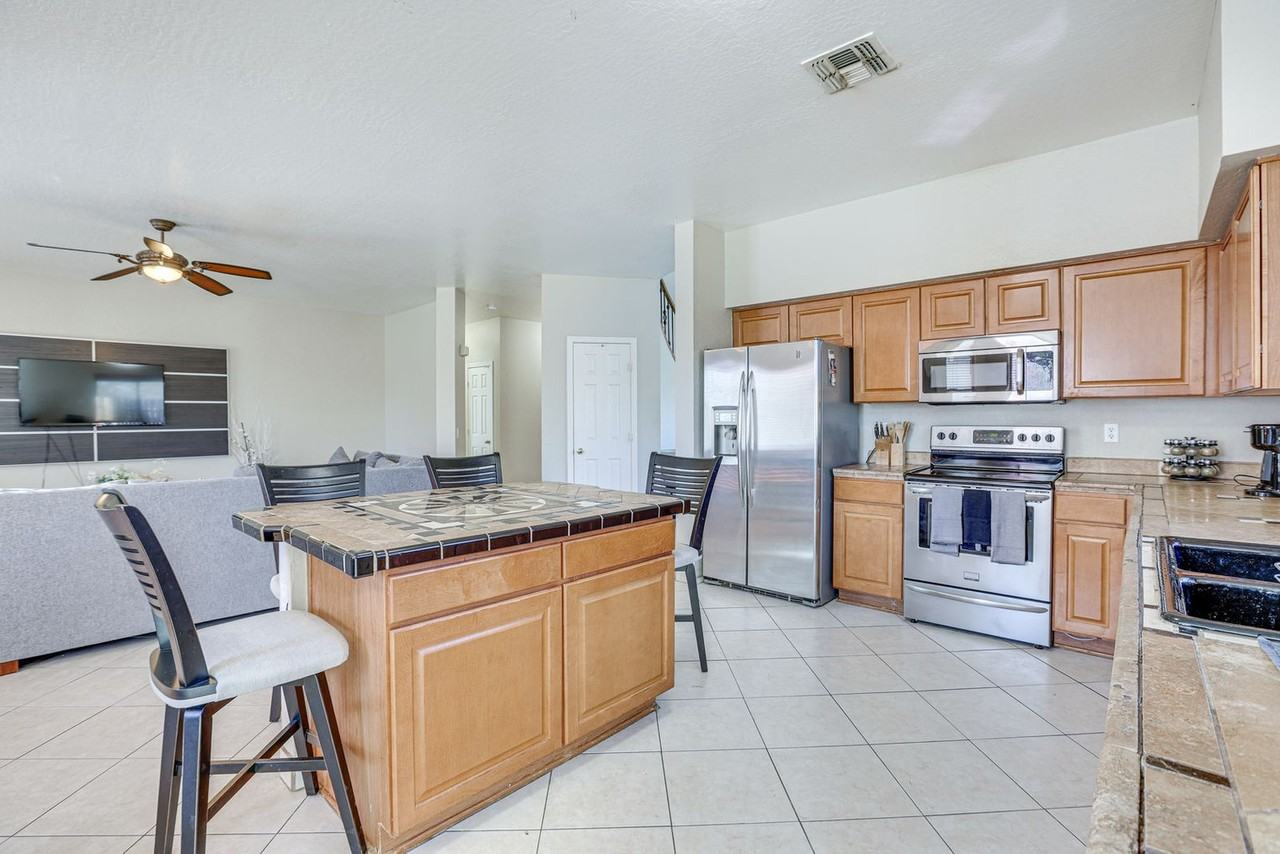 2907 W Carson Rd #1546312P - Photo 6 of 33