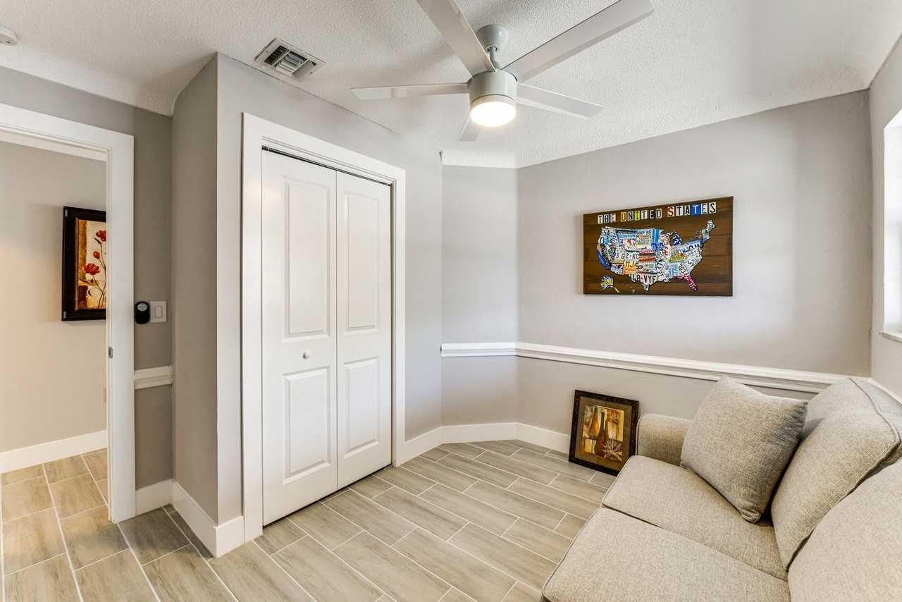 2473 Yorkshire Dr #1546420P - Photo 3 of 20