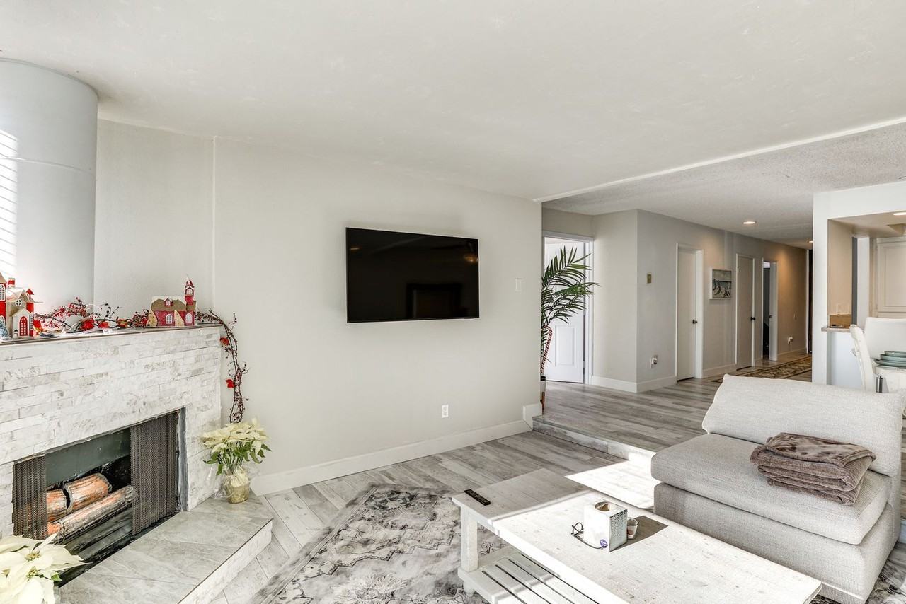 4513 Cove Dr #1546044P - Photo 2 of 22