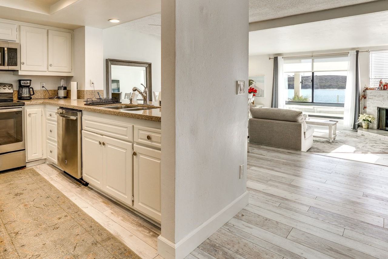 4513 Cove Dr #1546044P - Photo 3 of 22