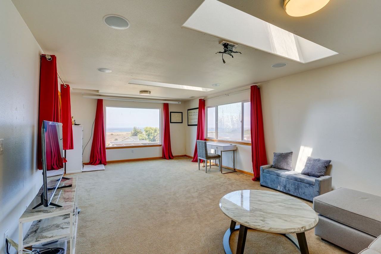 5370 Bay Pointe Ct #1545791P - Photo 3 of 18