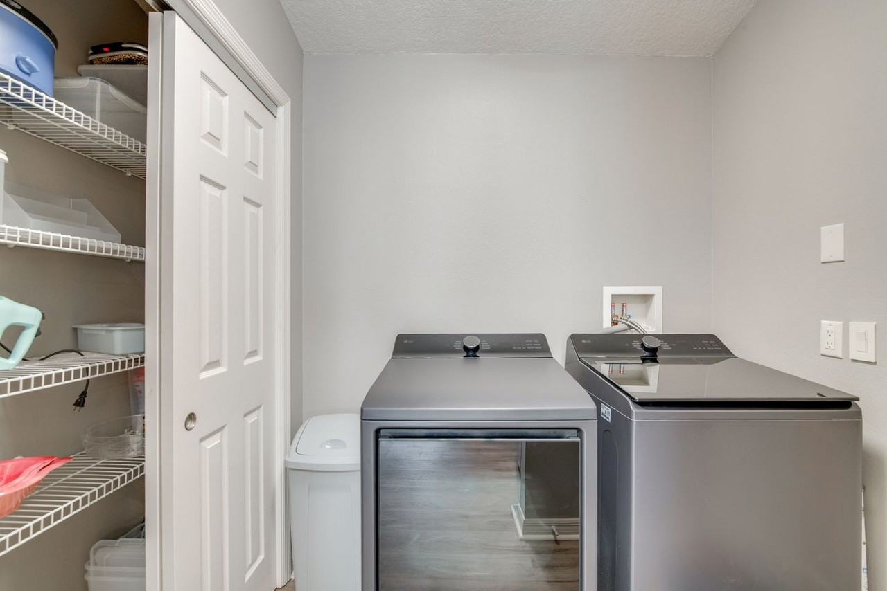 2242 Braxton St #1546359P - Photo 7 of 21