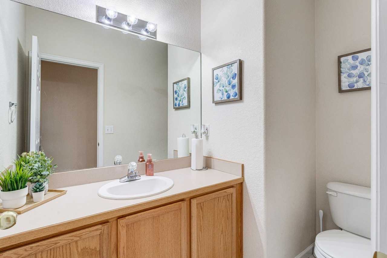 15555 E 40th Ave #1545852P - Photo 7 of 21