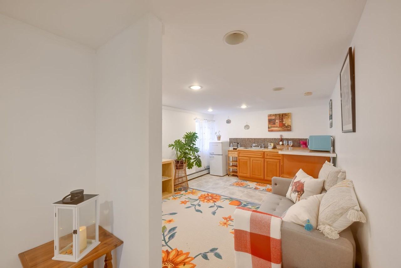 1017 California Pl S #1546301P - Photo 4 of 13