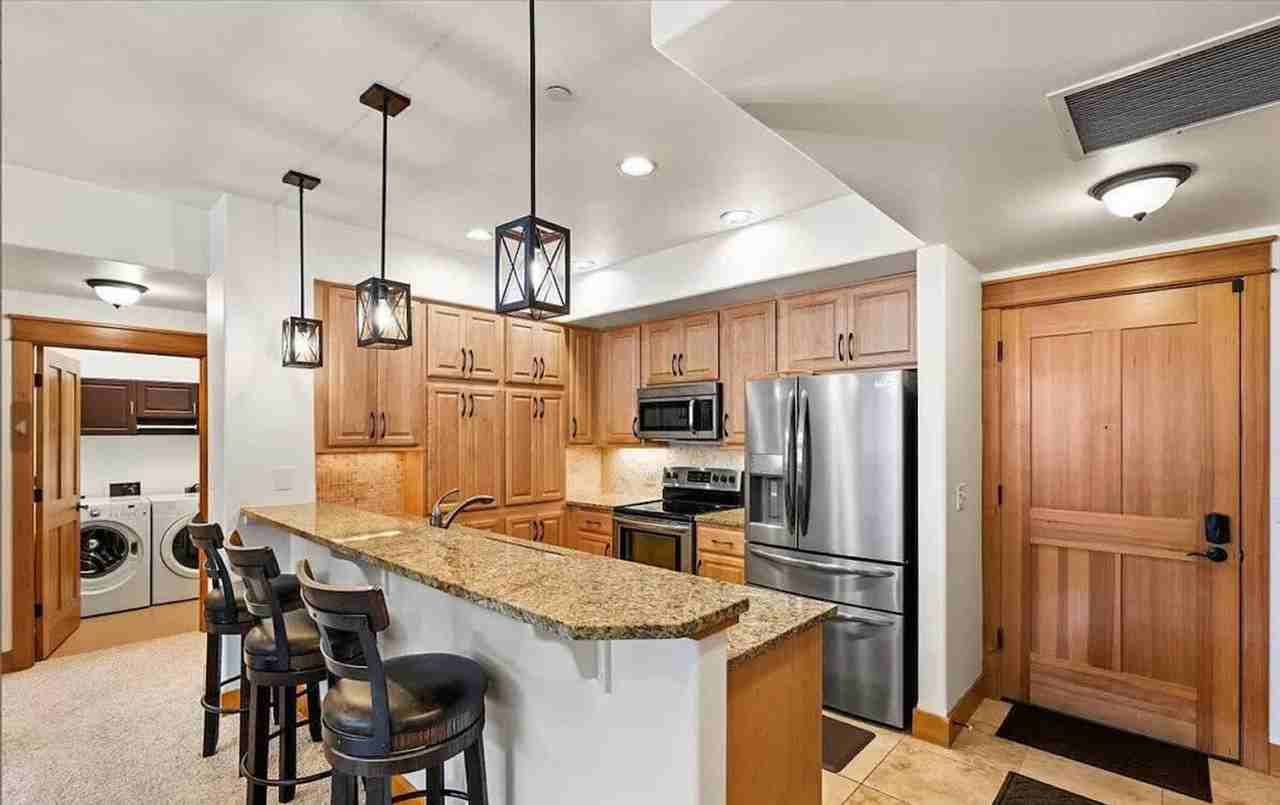 2050 N Main St #1542967P - Photo 3 of 10