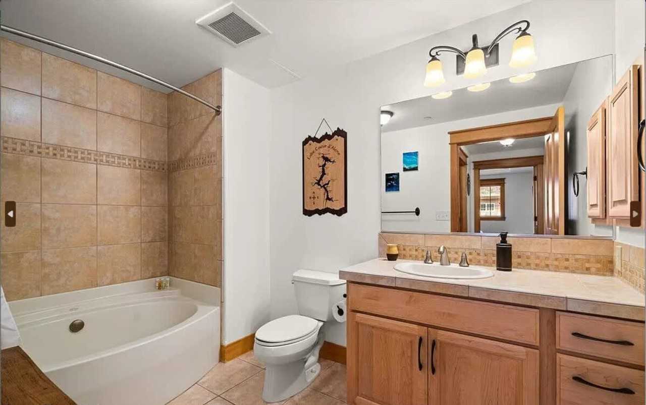 2050 N Main St #1542967P - Photo 5 of 10