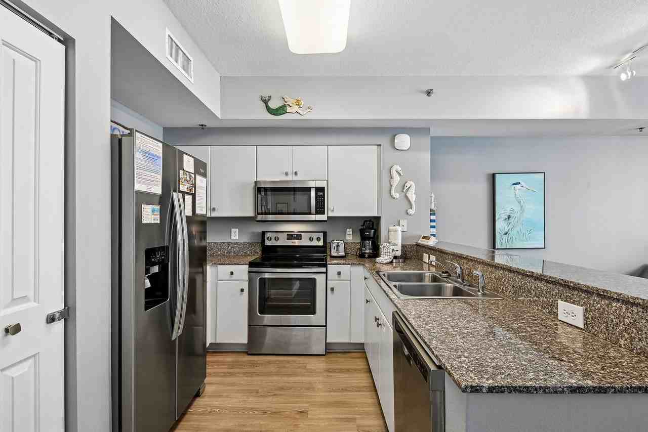 9954 S Thomas Dr #1523312P - Photo 4 of 21