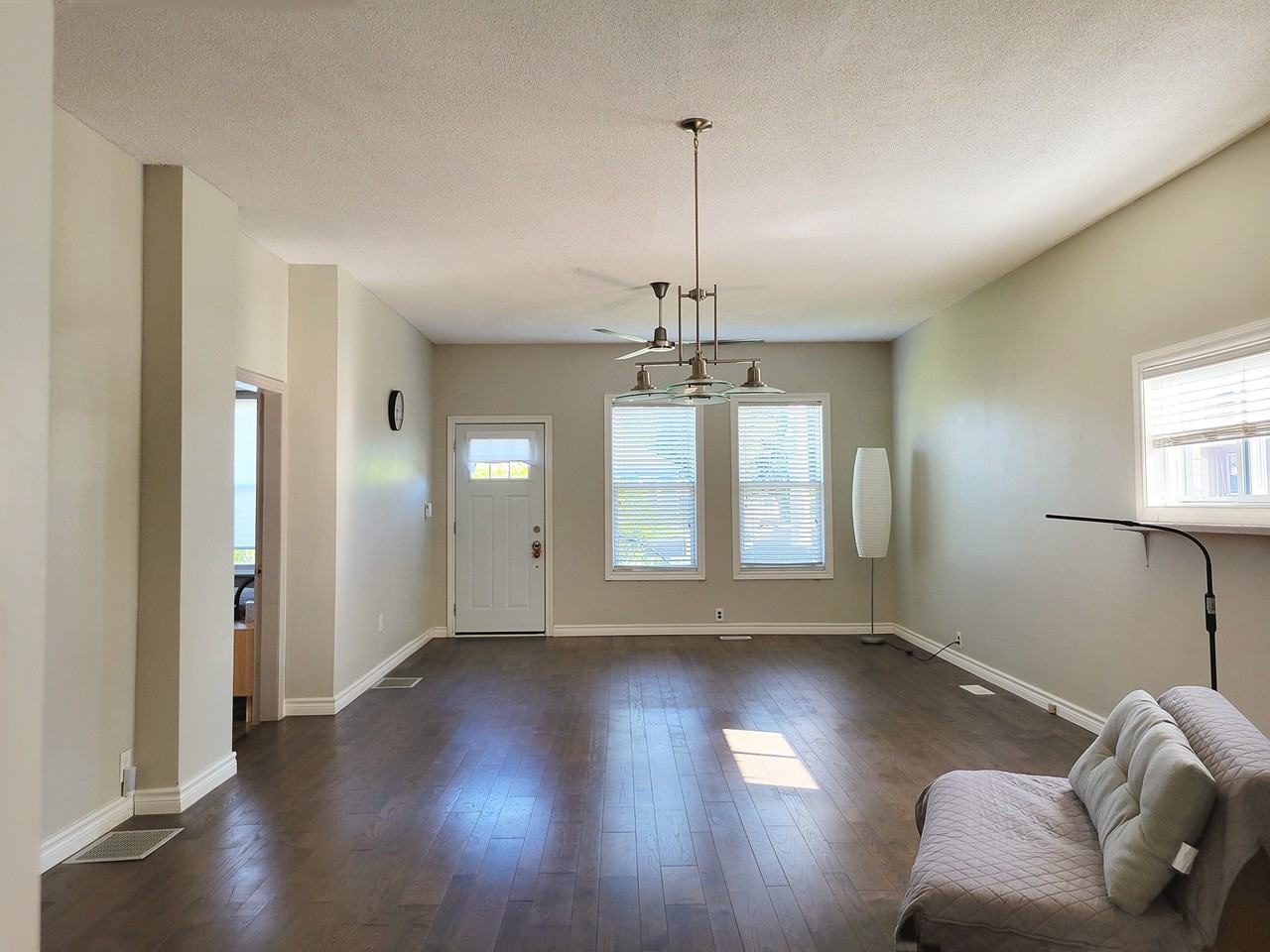 624 Hamilton Road - Photo 2 of 6