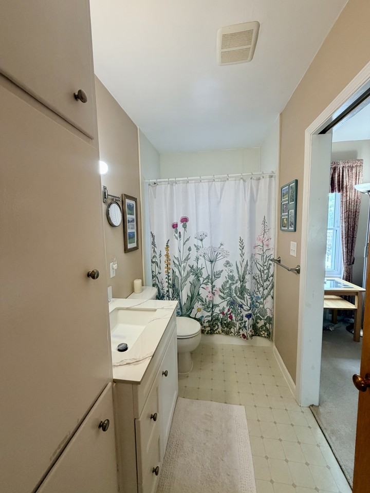 410 S 11th St #1 - Photo 7 of 21