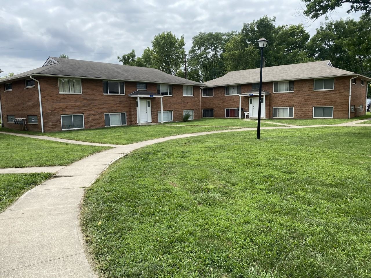 2163 W Mound St #B - Photo 2 of 14