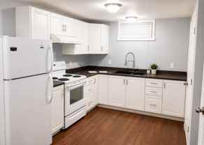 12904 90 St Nw #2 - Photo 1 of 1