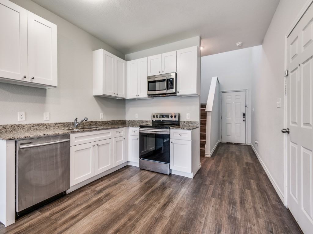 1950 Melrose St #1950 - Photo 6 of 23