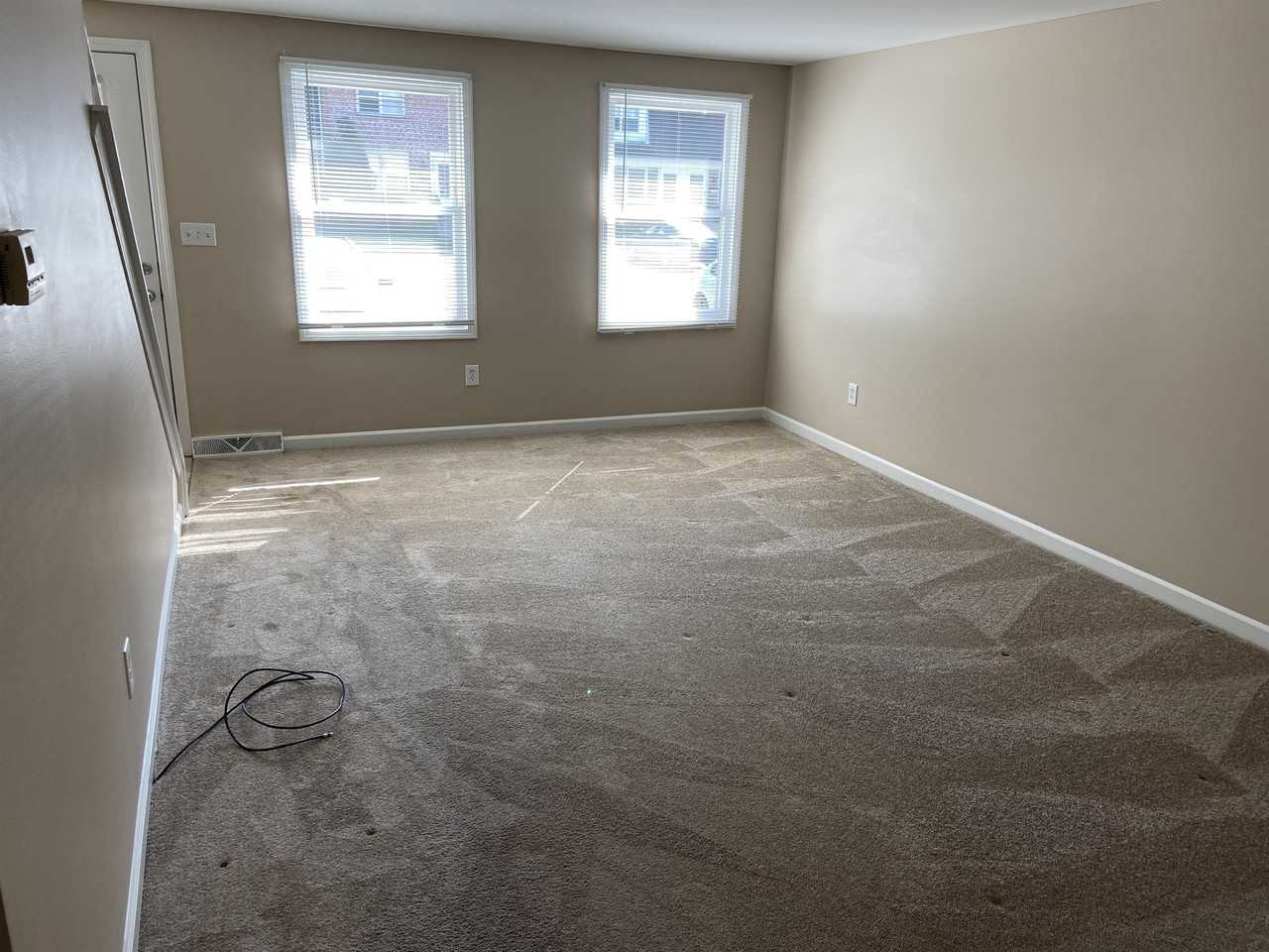 147 Creekside Dr #147 - Photo 2 of 7
