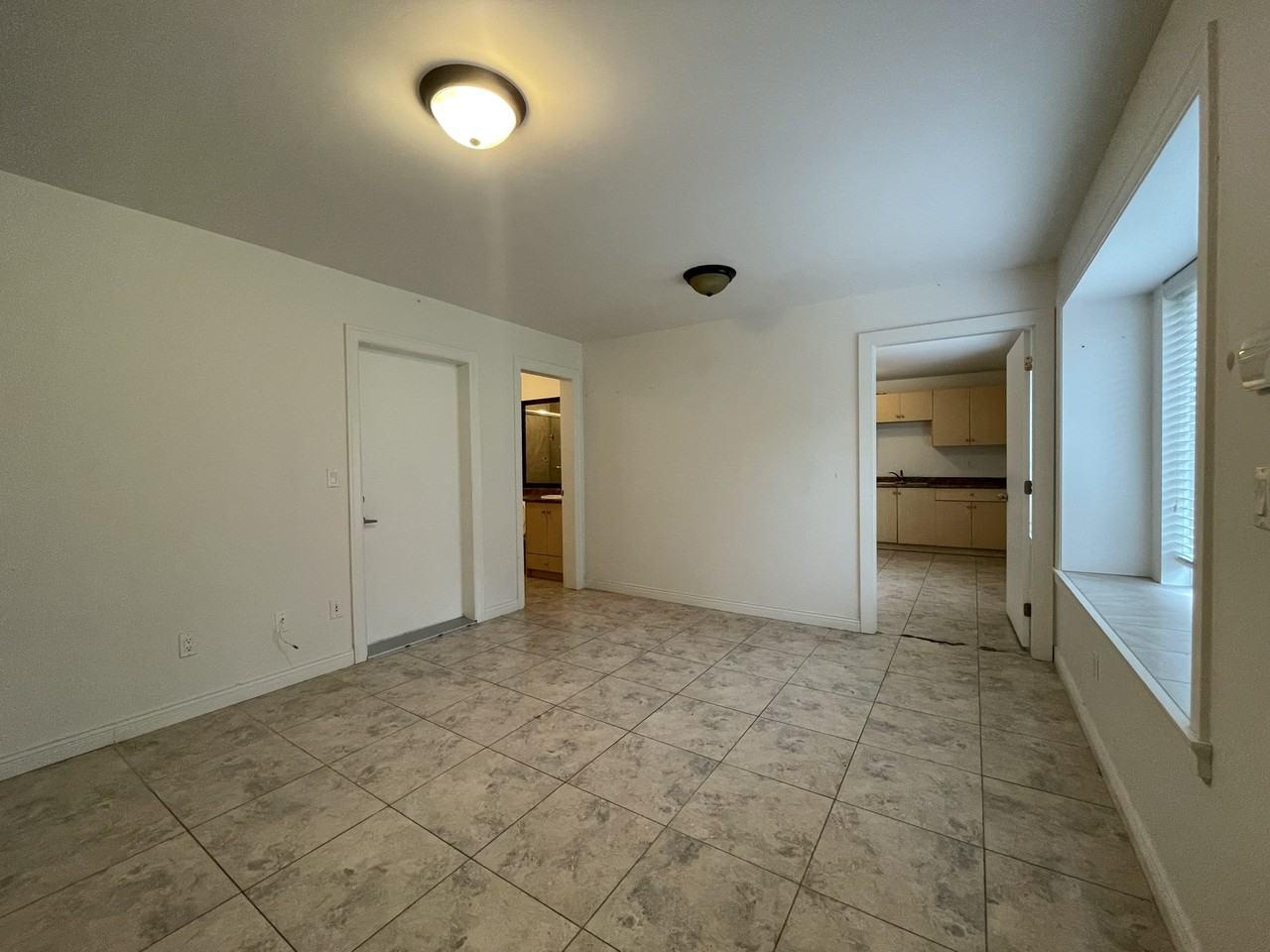 4861 Inman Avenue - Photo 5 of 10