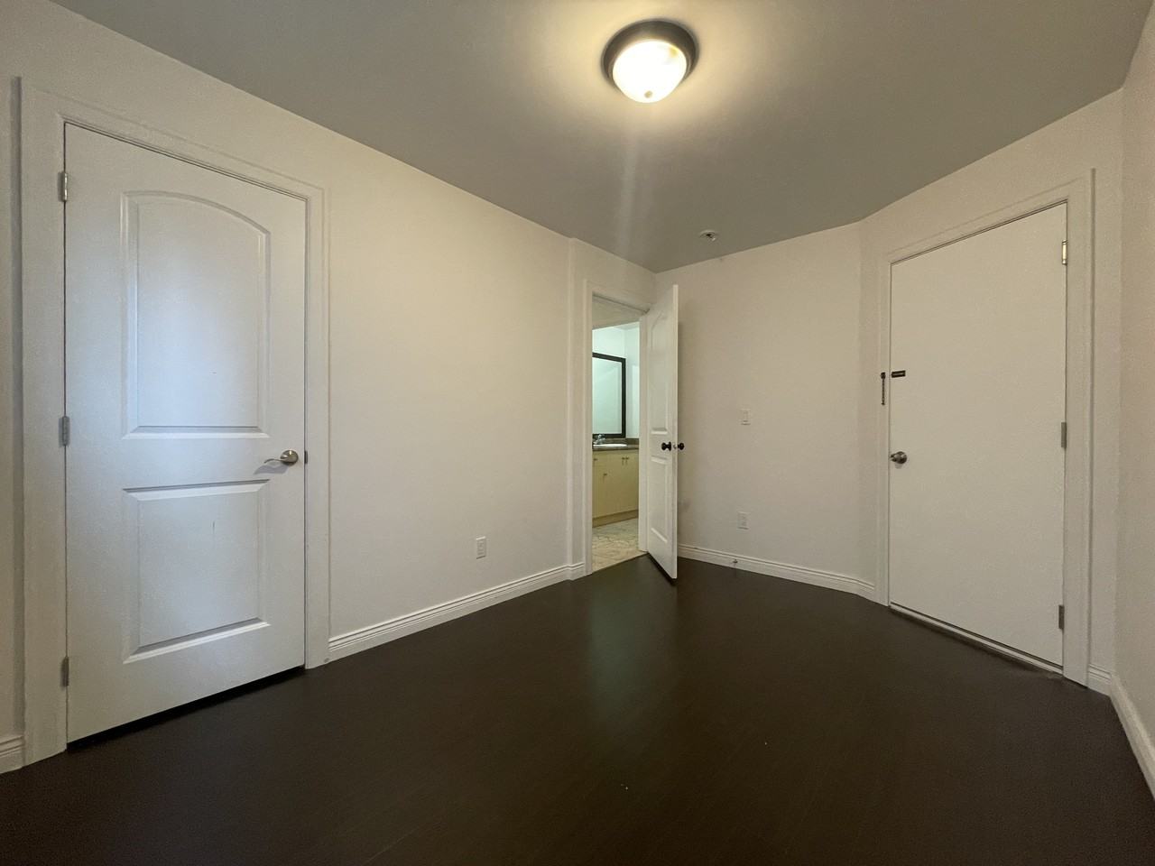 4861 Inman Avenue - Photo 6 of 10