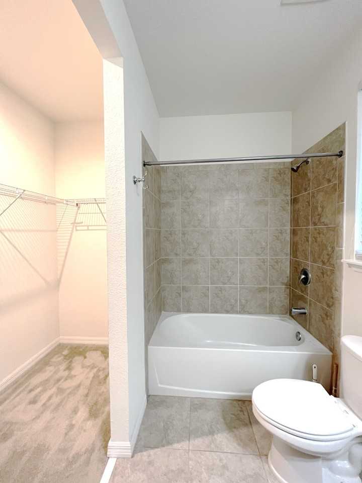 12645 Salomon Cove Dr #12645GUEST - Photo 5 of 8