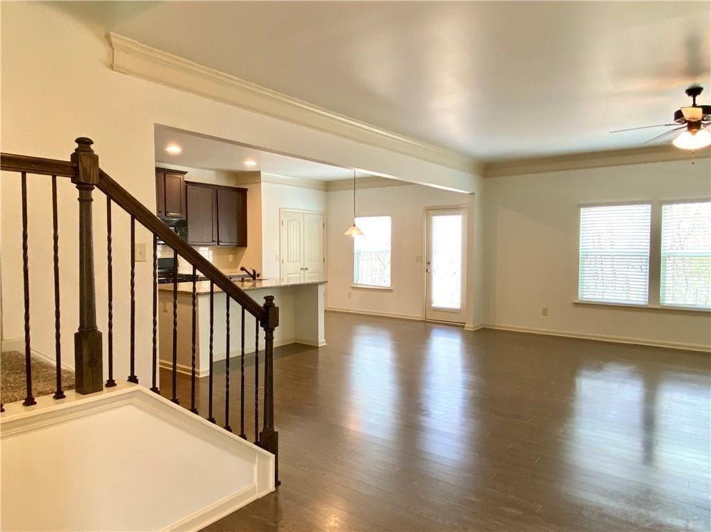 611 Stonehurst Ln - Photo 5 of 18