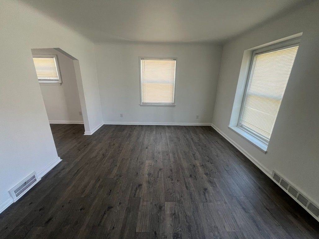 22144 Moross Rd - Photo 6 of 15