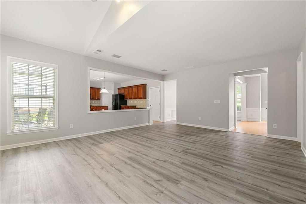 28 Crystal Way - Photo 6 of 22