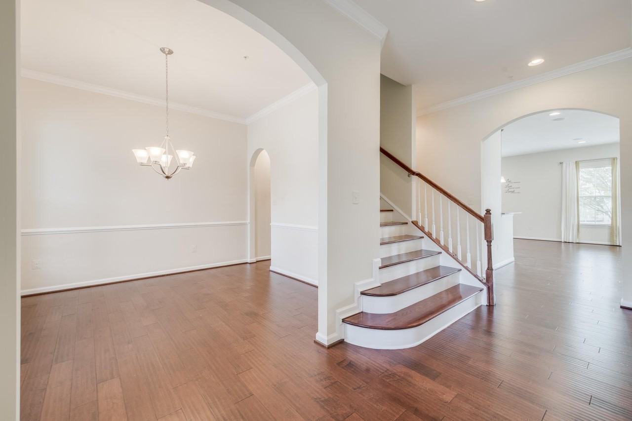 7567 Arundel Woods Dr - Photo 2 of 46