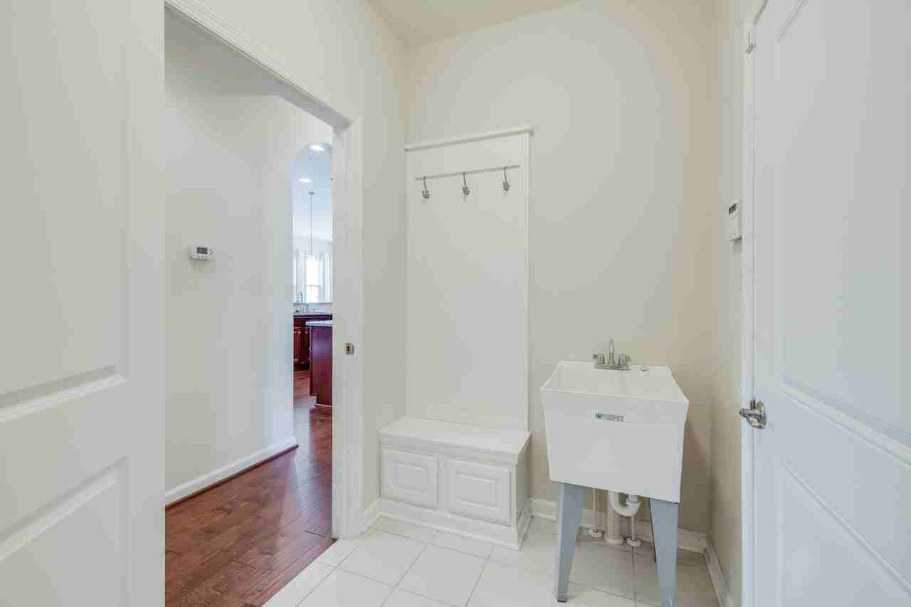 7567 Arundel Woods Dr - Photo 3 of 46