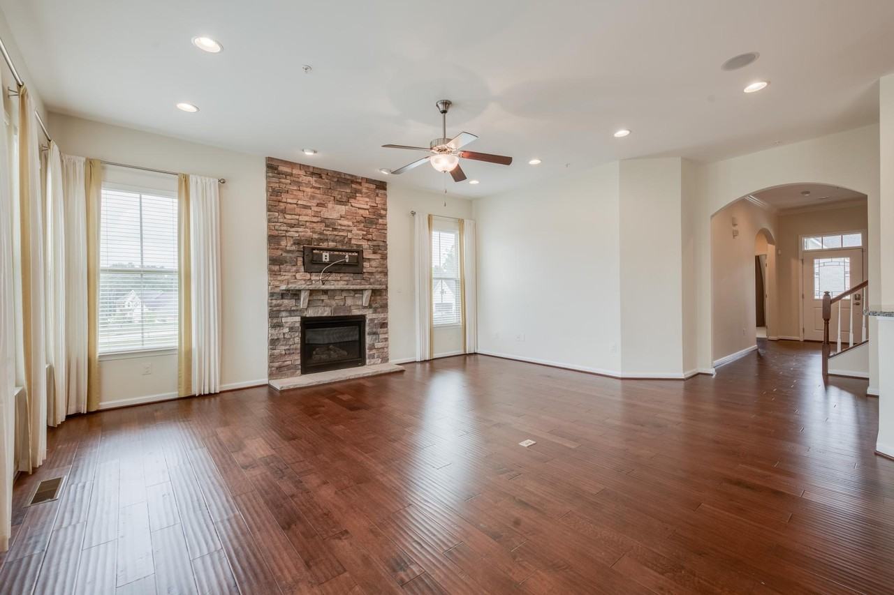 7567 Arundel Woods Dr - Photo 7 of 46