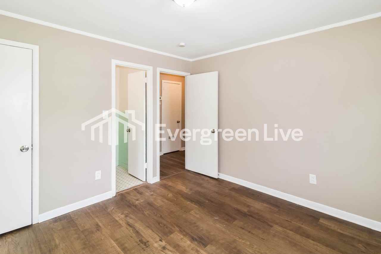 449 Forest Hills Dr - Photo 4 of 15