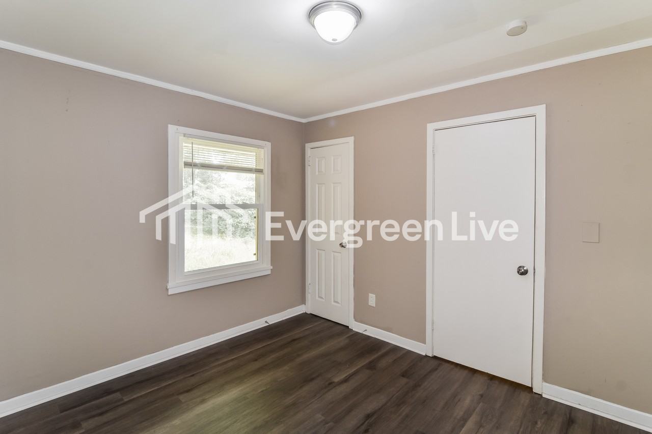 449 Forest Hills Dr - Photo 5 of 15
