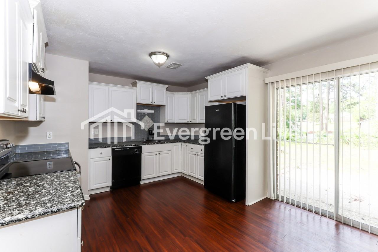 2640 Crosscreek Rd - Photo 7 of 15