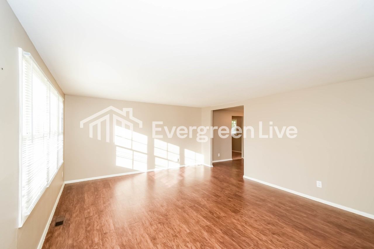 10331 Ronald Ct - Photo 3 of 15