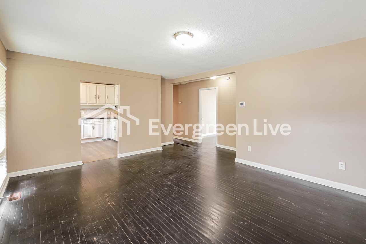 1509 N Hocker Ave - Photo 3 of 16
