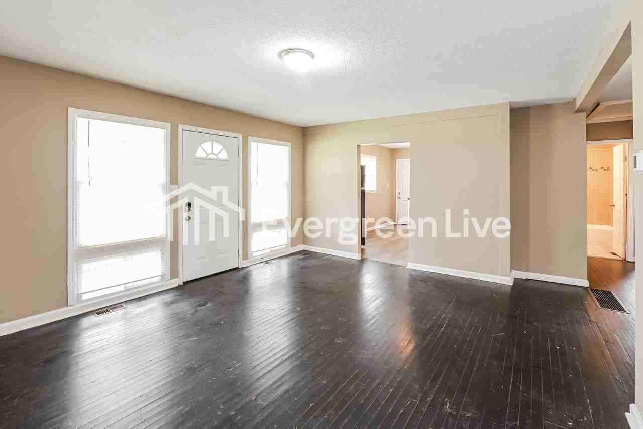 1509 N Hocker Ave - Photo 4 of 16