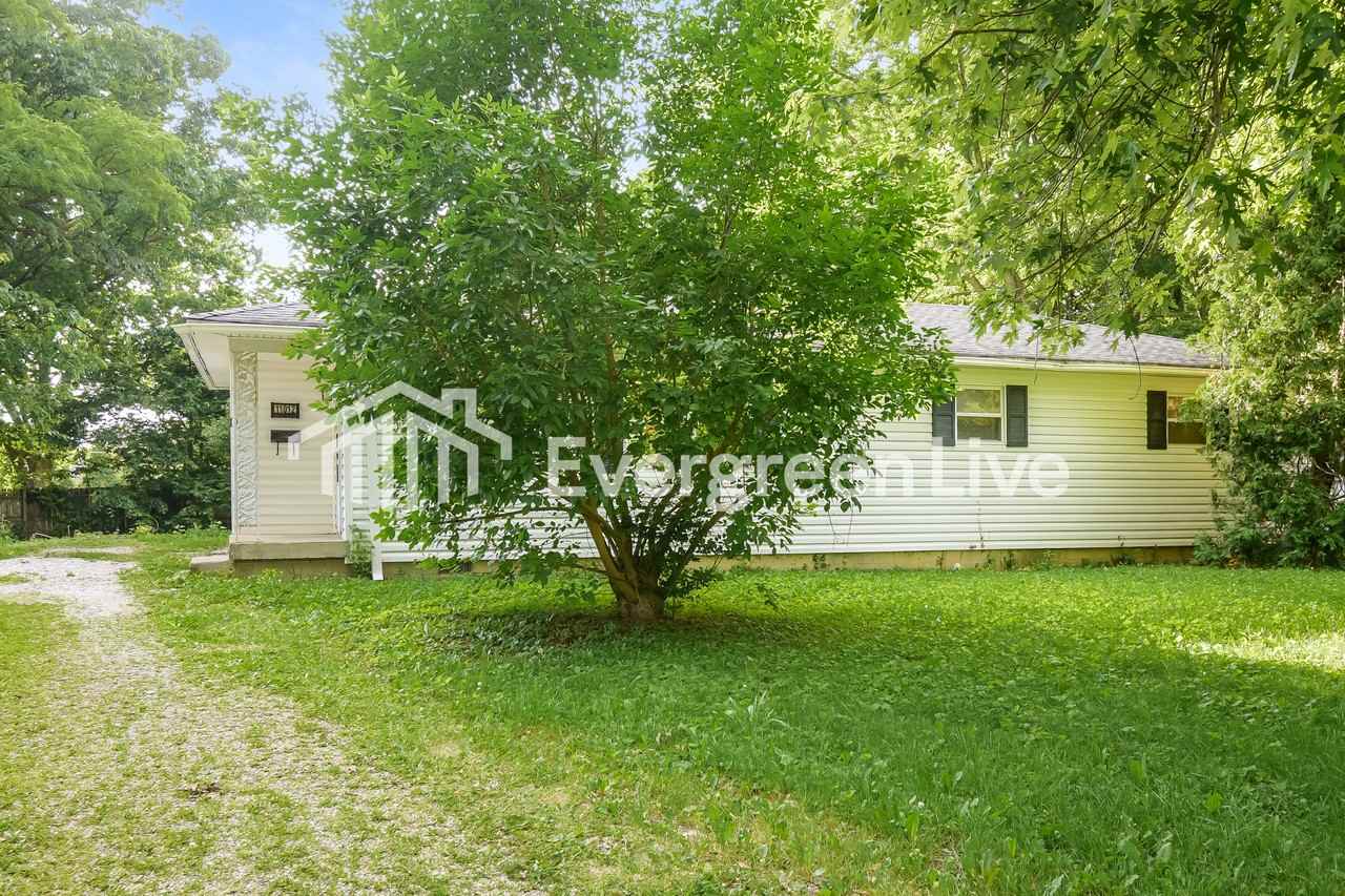 11012 Monroe Ct