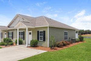 featured image of 195 Highlands Glen Dr