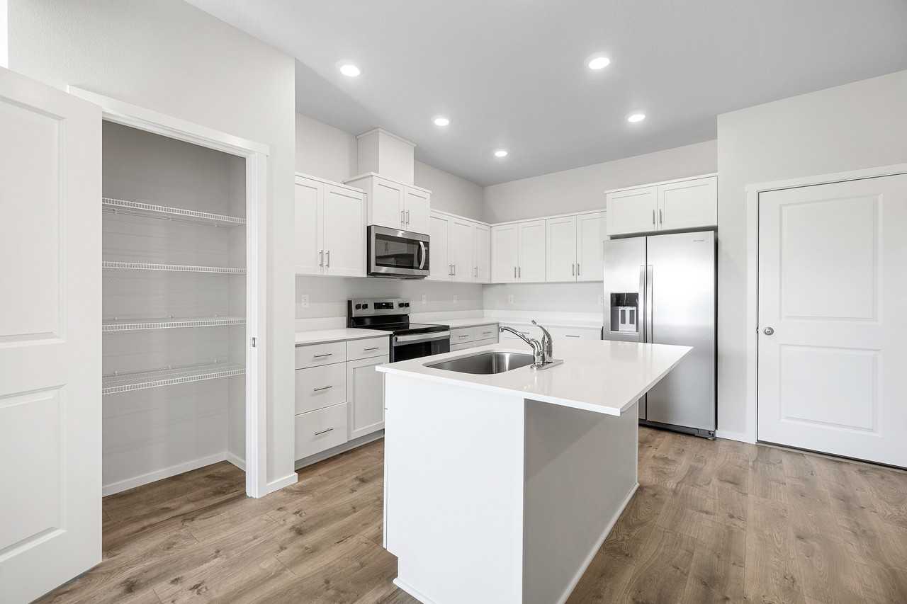3435 Southwest Thomas Avenue - Photo 3 of 19
