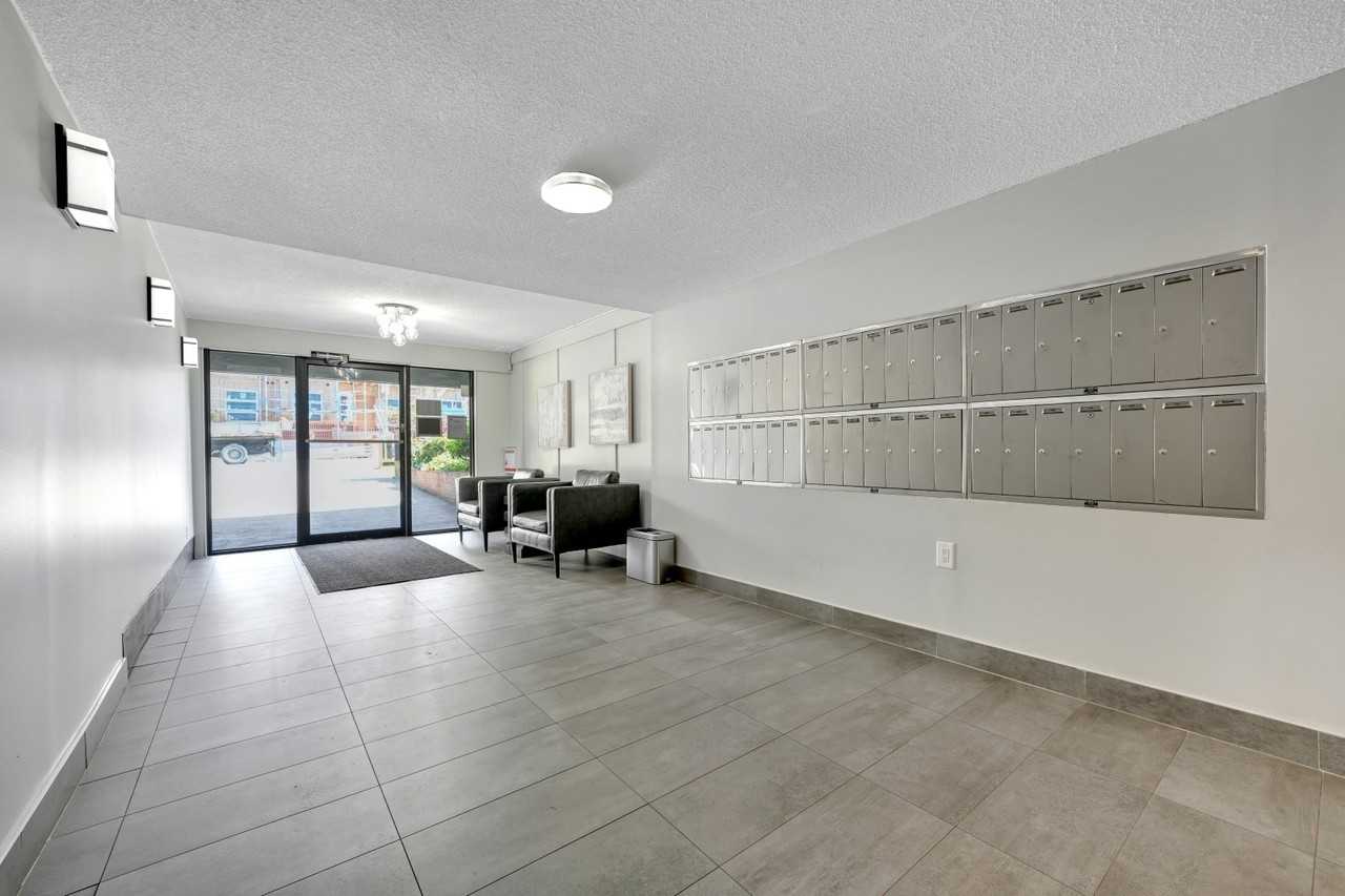 Briarwood Manor Apartments - Photo 5 of 8