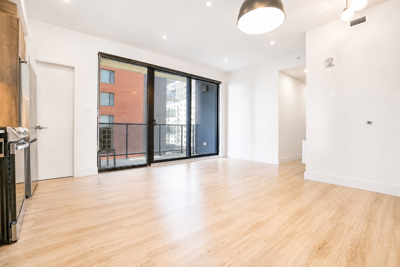 1700 Boulevard Angrignon #602 - Photo 2 of 35