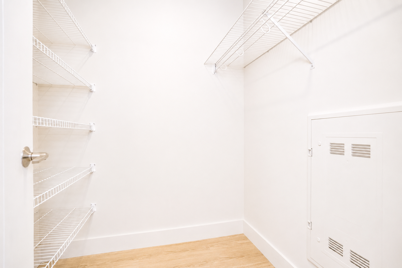 1700 Boulevard Angrignon #602 - Photo 6 of 35