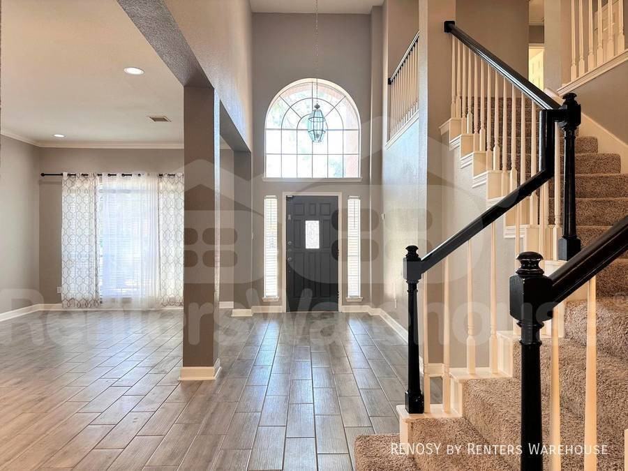 7319 Mountain Valley Dr - Photo 3 of 42