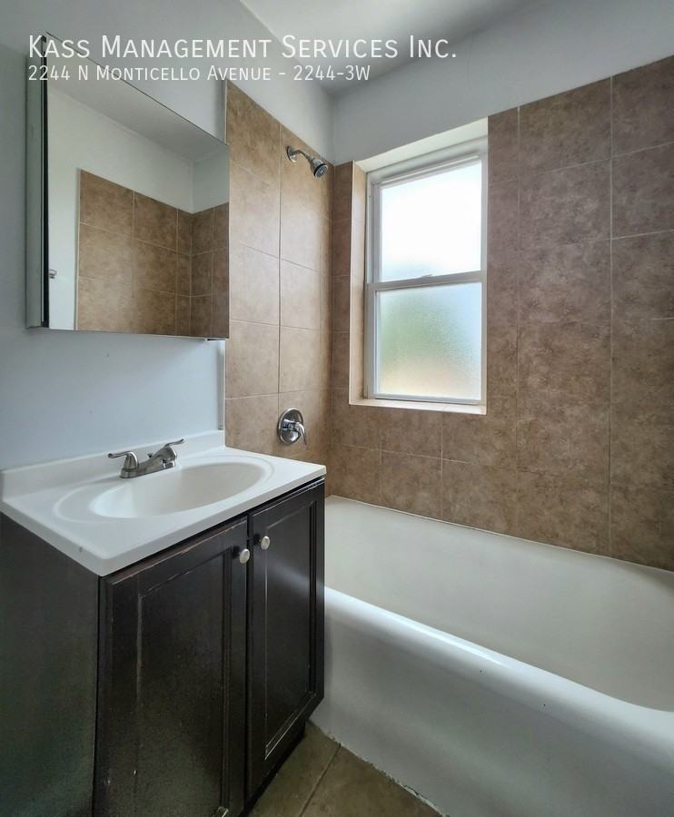 2244 N Monticello Ave #2244-3W - Photo 5 of 12
