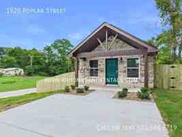 featured image of 1920 N Poplar St