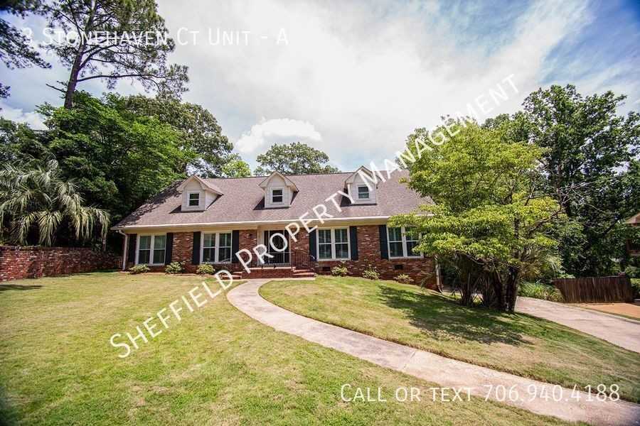 3 Stonehaven Ct #A