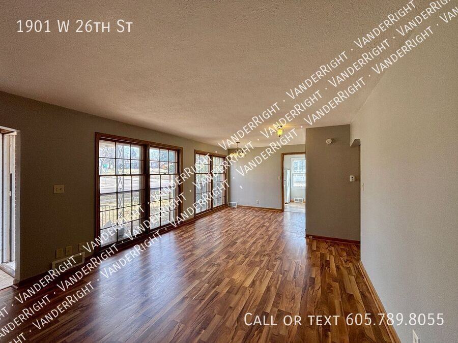1901 W 26th St - Photo 4 of 26