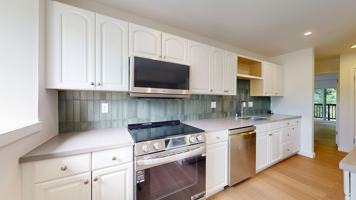 featured image of 50 Corte Real #8