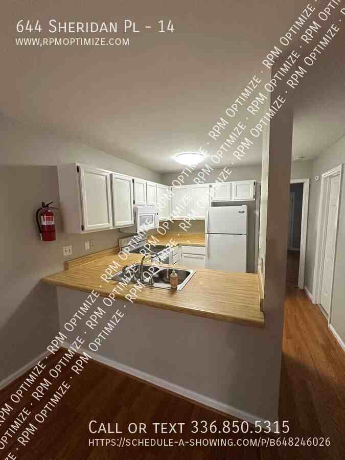 644 Sheridan Pl #14 - Photo 3 of 18