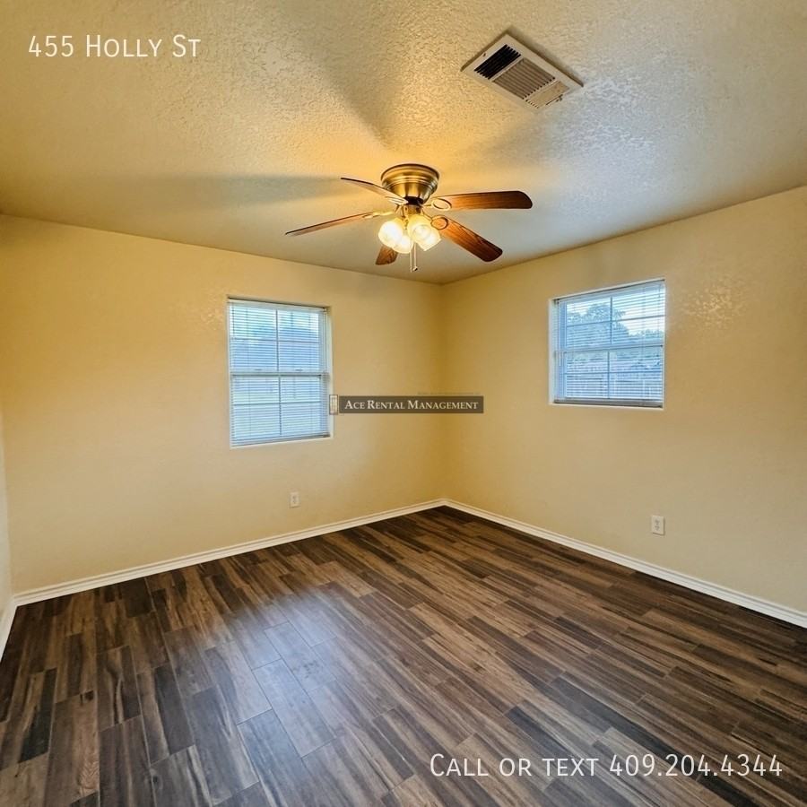 455 Holly St - Photo 7 of 12